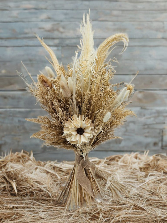 follaje para adornar una casa con fondo de piedra
